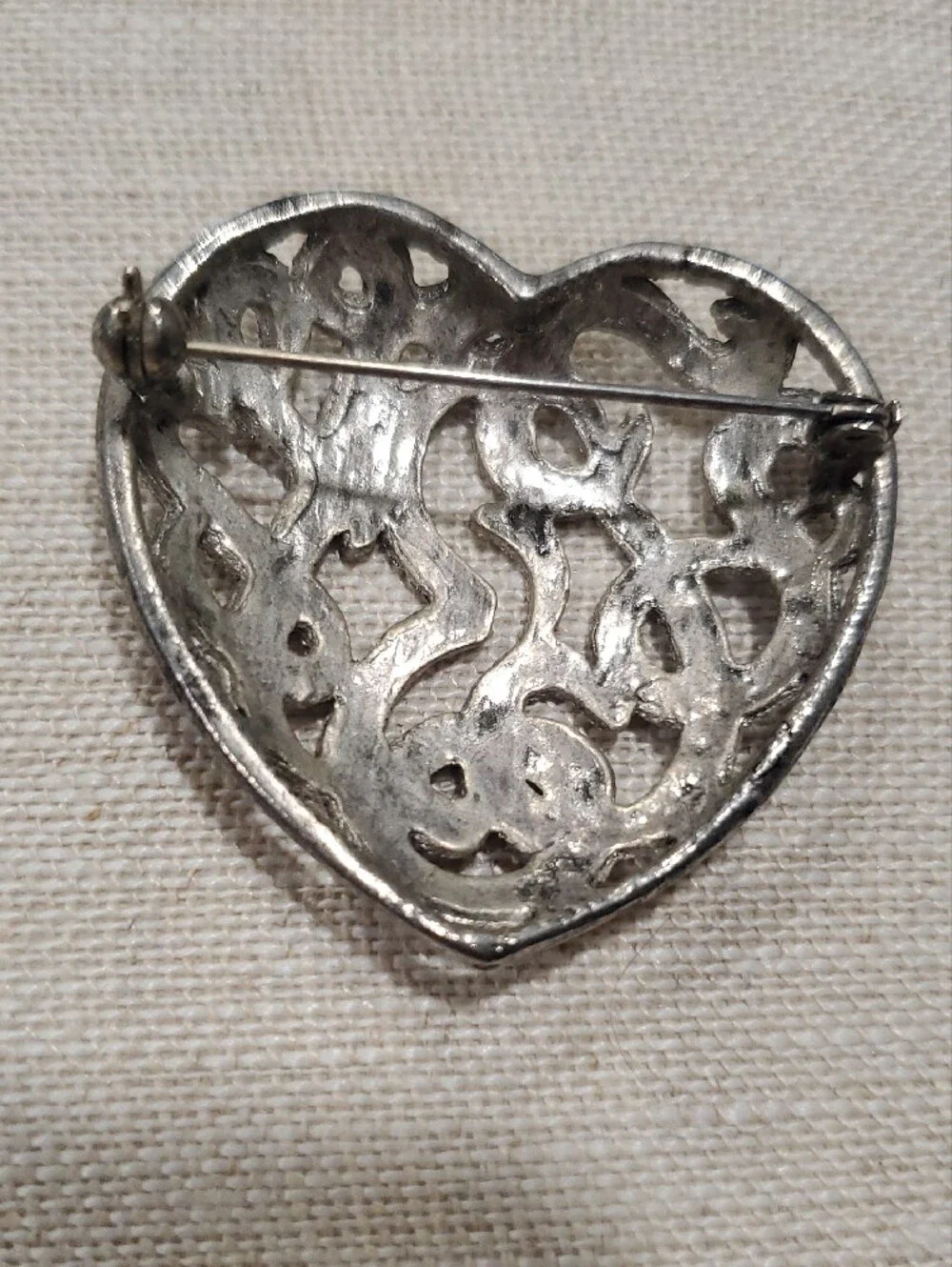 Silver Heart Filigree Brooch - Elegant Women’s Jewelry